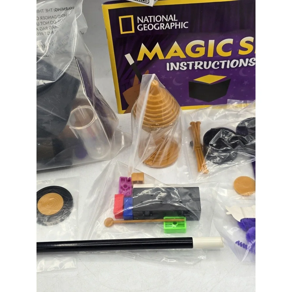 National Geographic Mega Magic Set -More‎ Than 75 Tricks STEM - Damage Box New
